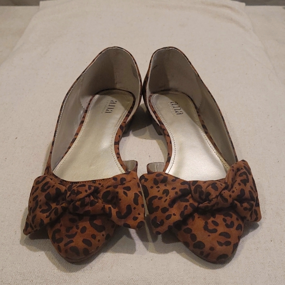 Fun Leopard Bow Flats Size 9.5